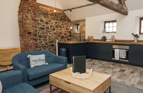 Ravenglass Cottage | ADA'S COTTAGE, pet friendly, country holiday cottage in Holmrook