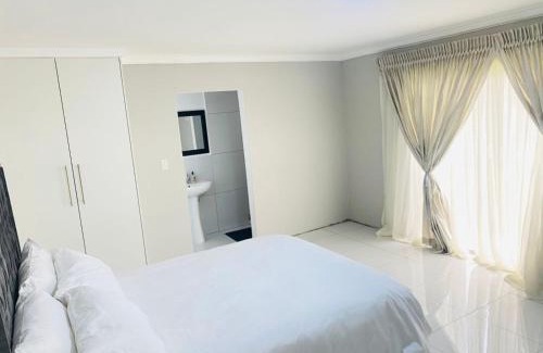 Springs Bed & Breakfast | Ada-Zuri Guest House
