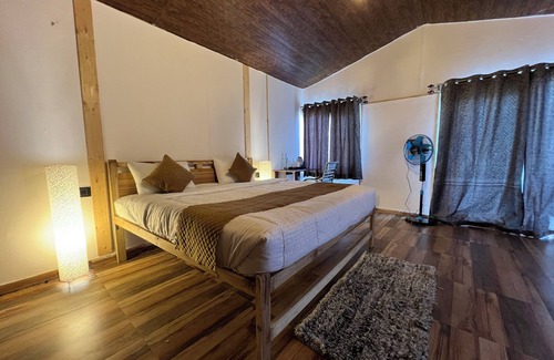Almora Hotel | Adaara Retreat