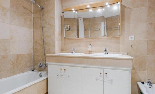 San Pedro de Alcantara Apartment | ADB4 -City center San Pedro by Roomservices