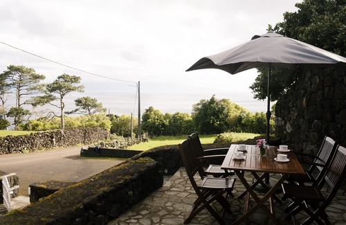 Prainha House | Adega da Montanha - Adegas do Pico