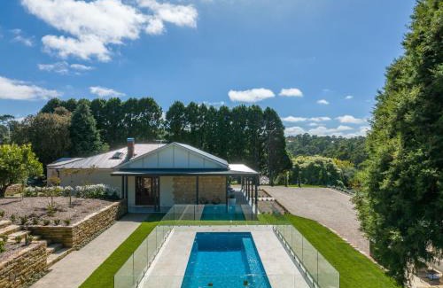 Summertown Villa | Adelaide Hills luxury cottage spectacular views