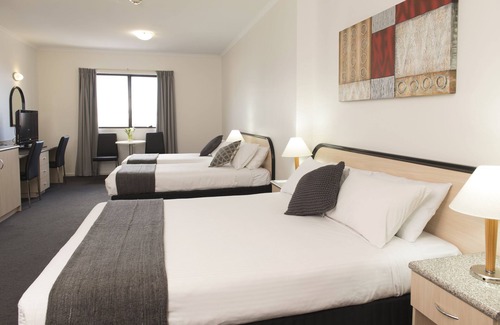 Adelaide Central Business District Hotel | Adelaide Riviera Hotel