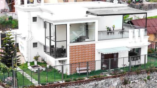Kodaikanal Villa | Adhithya Holidays