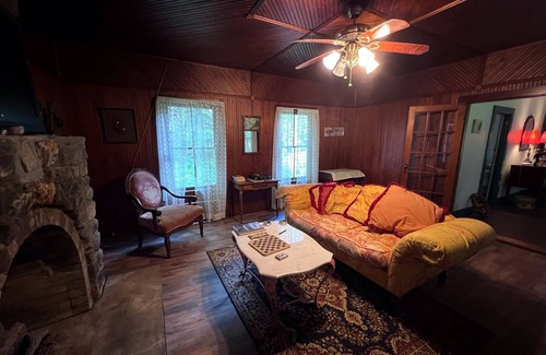 Newcomb House | Adirondack Cedar Inn-Lake Harris-Perfect Getaway for entire family