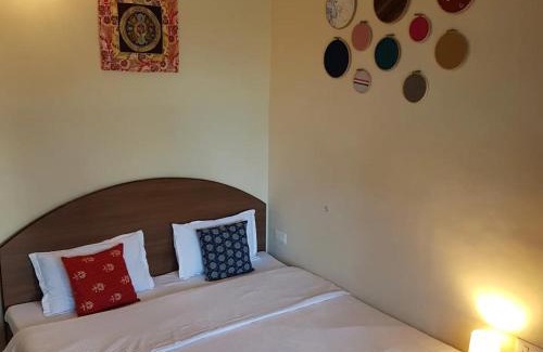 Gunehr House | Aditya Homestay Bir-Billing surrounded by Mountains