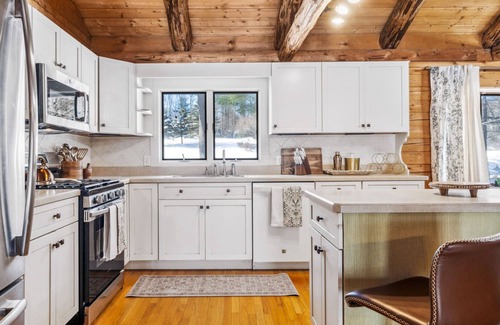 Quechee House | Adj to Farm, Log Cabin, Views! - Turkey Trot Lane