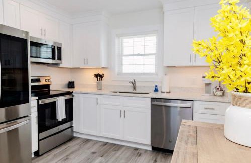 River District Apartment | Adjacent 1st Floor 1007 Queen & 1008 King
