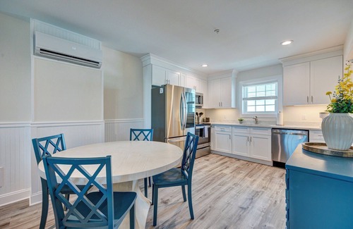 Surf City Apartment | Adjacent 2nd Floor: 2004 (Queen) & 2005 (Queen)