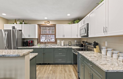 Inlet House | ADK/Rosemary’s Lodge/Great Location with trail access/Old Forge/Water Safari