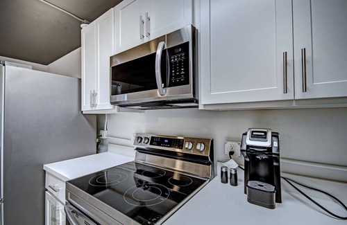 Greater Belhaven Apartment | Admiral Benbow #256