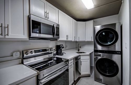 Greater Belhaven Apartment | Admiral Benbow #256