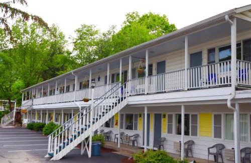 Lake George Hotel | Admiral Motel