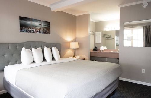 Lake George Hotel | Admiral Motel