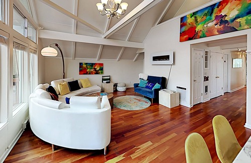 Coupeville House | Admiralty Bay beauty w/private hot tub, shared pool & beach - dog-friendly