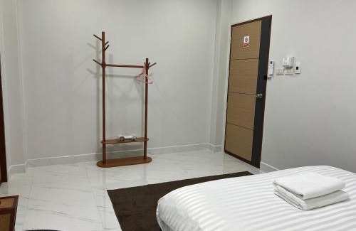 Sadao House | ADNA Single Room near Dannok 1 Mins to Lotus Sadao