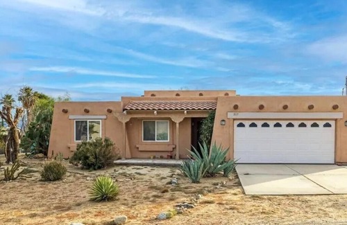 Borrego Springs House | Adobe House Nestled along San Ysidro Mountains - Coming Soon.