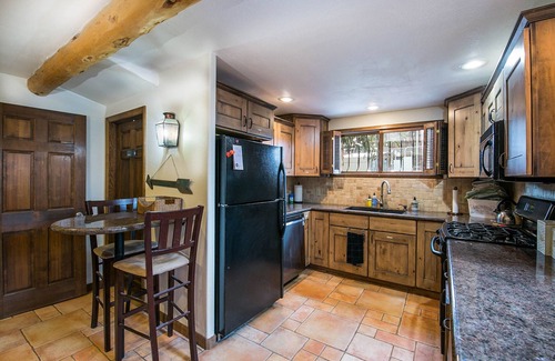 Buena Vista House | Adobe Inn - Pet Friendly and Right in Town!