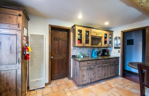 Buena Vista House | Adobe Inn - Pet Friendly and Right in Town!