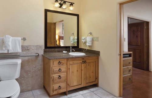 Downtown Santa Fe Resort | Adobe-Styled Studio w/Gas Fireplace, Resort BBQ Area & More!