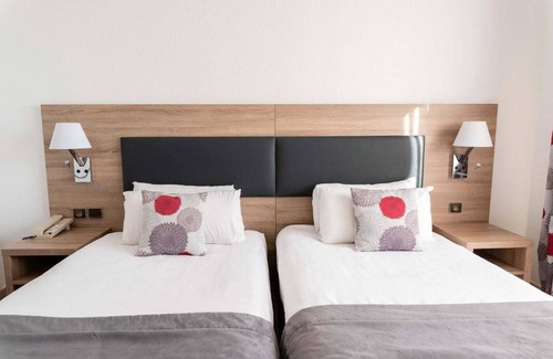 Le Cannet Hotel | Adonis Cannes - Hôtel Thomas