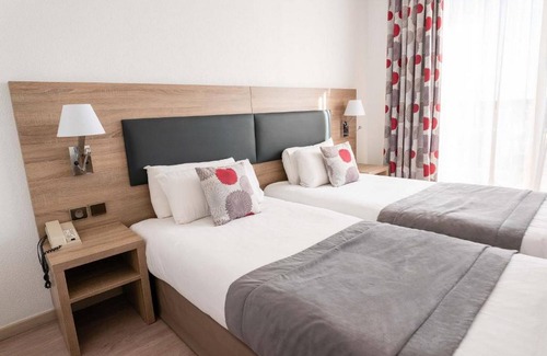 Le Cannet Hotel | Adonis Cannes - Hôtel Thomas