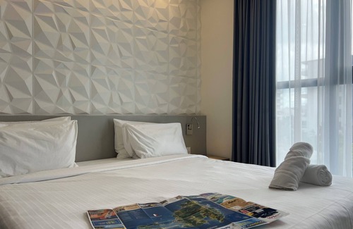 Maho Hotel | Adonis Cupecoy