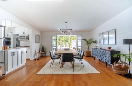 North Hollywood House | Adorable 3 bdr Home Universal Pool hot tub