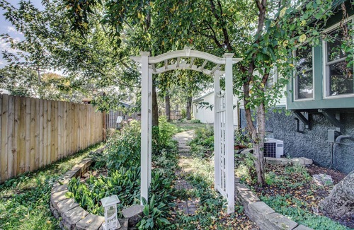 Little Falls House | Adorable 3-bedroom charming little ranch house with AC in historical LittleFalls