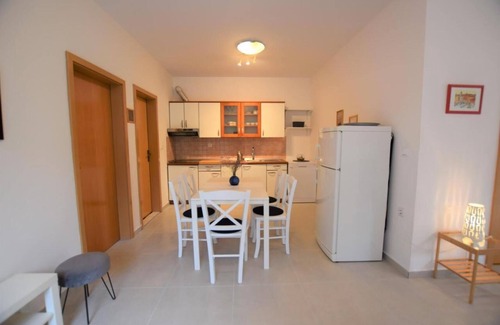 Mandre Apartment | Adorable apartment with private terrace and shared swimming pool in Mandre