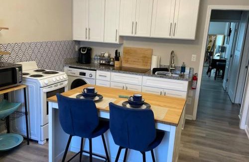 Dallas Apartment | Adorable Apt with Access to Pool and Tennis Courts