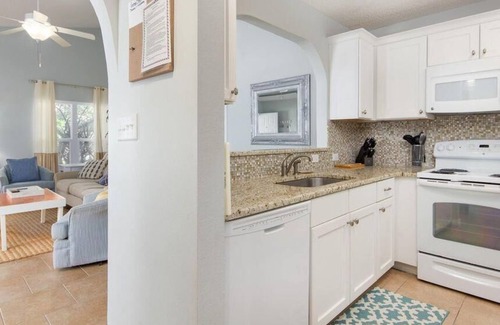 Miramar Beach Villa | Adorable beach villa, close to the beach!