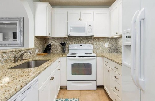 Miramar Beach Villa | Adorable beach villa, close to the beach!