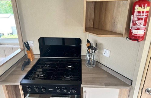 Newquay Cabin | Adorable Caravan in Newquay Bay Resorts Nb98