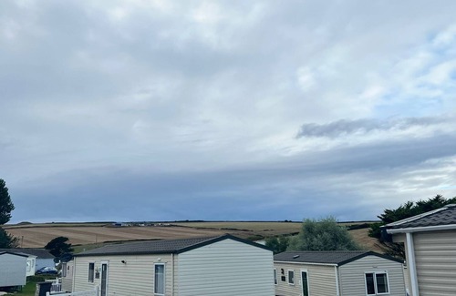 Newquay Cabin | Adorable Caravan in Newquay Bay Resorts Nb98
