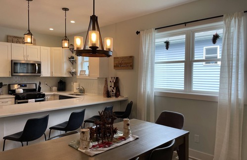 Michigan City House | Adorable cottage in the Michiana Shores area! Close to Lake Michigan and Dunes