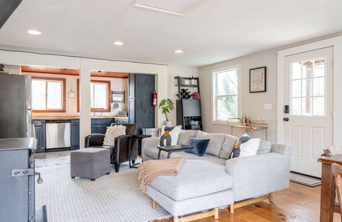 Kerhonkson Cottage | Adorable Cottage w/Hot Tub, Pond, and Rain Deck