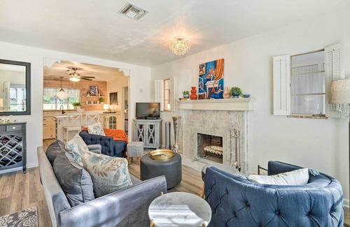 Mount Dora Cottage | Adorable Cottage w/ Yard, Walk to Lake Dora!