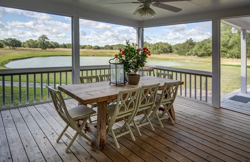 Round Top House | Adorable house - minutes to Round Top and Warrenton