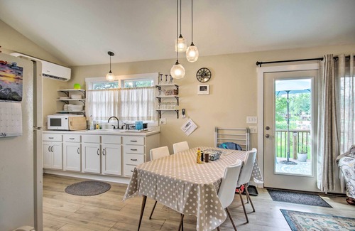 Chapin Cottage | Adorable Lakefront Cottage w/Dock & Grill!