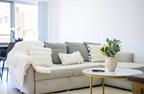 Edmondson Park House | Adorable Modern 4 Br House Parking & Convenient