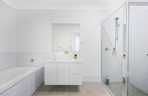 Edmondson Park House | Adorable Modern 4 Br House Parking & Convenient