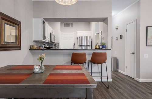 Zilker Condo | Adorable one bedroom condo just steps from downtown.