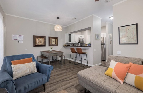 Zilker Condo | Adorable one bedroom condo just steps from downtown.