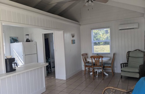 Green Turtle Cay Cottage | Adorable remodeled cottage-OCEAN FRONT on Coco Bay-25% FALL DISCOUNT!