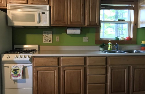 Alden Apartment | Adorable Studio Cottage on Beautiful Thayer Lake!