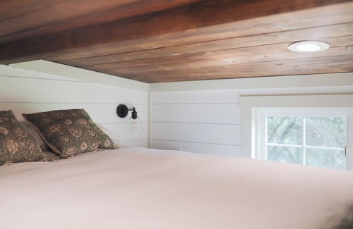 Cool Apartment | Adorable tiny home on a mini farm in Gold Country