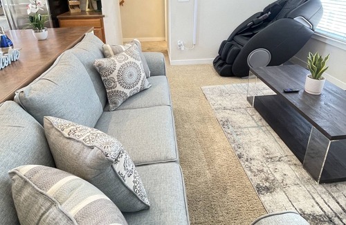 Henderson House | Adorable Townhome w/ 2 Patios & Garage Access