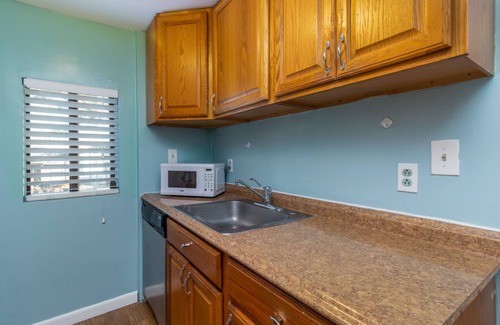 Midtown Ocean City Cottage | Adorable, waterfront beach cottage w/bay view, full kitchen, & free WiFi