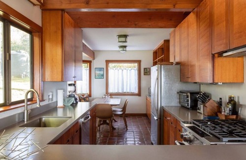 Inverness House | Adoring Sol | Stylish Getaway, Scenic Nature Views